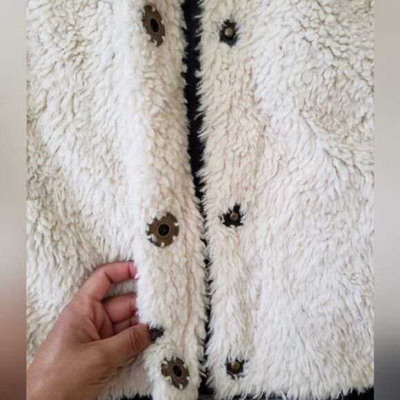 Thread & Supply Cream Faux Fur Sherpa Fuzzy Jacket Size Small - Picture 4 of 16